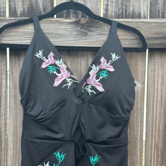 City Chic ‘Phoenix’ one piece swimsuit, size 16 - Picture 3 of 6